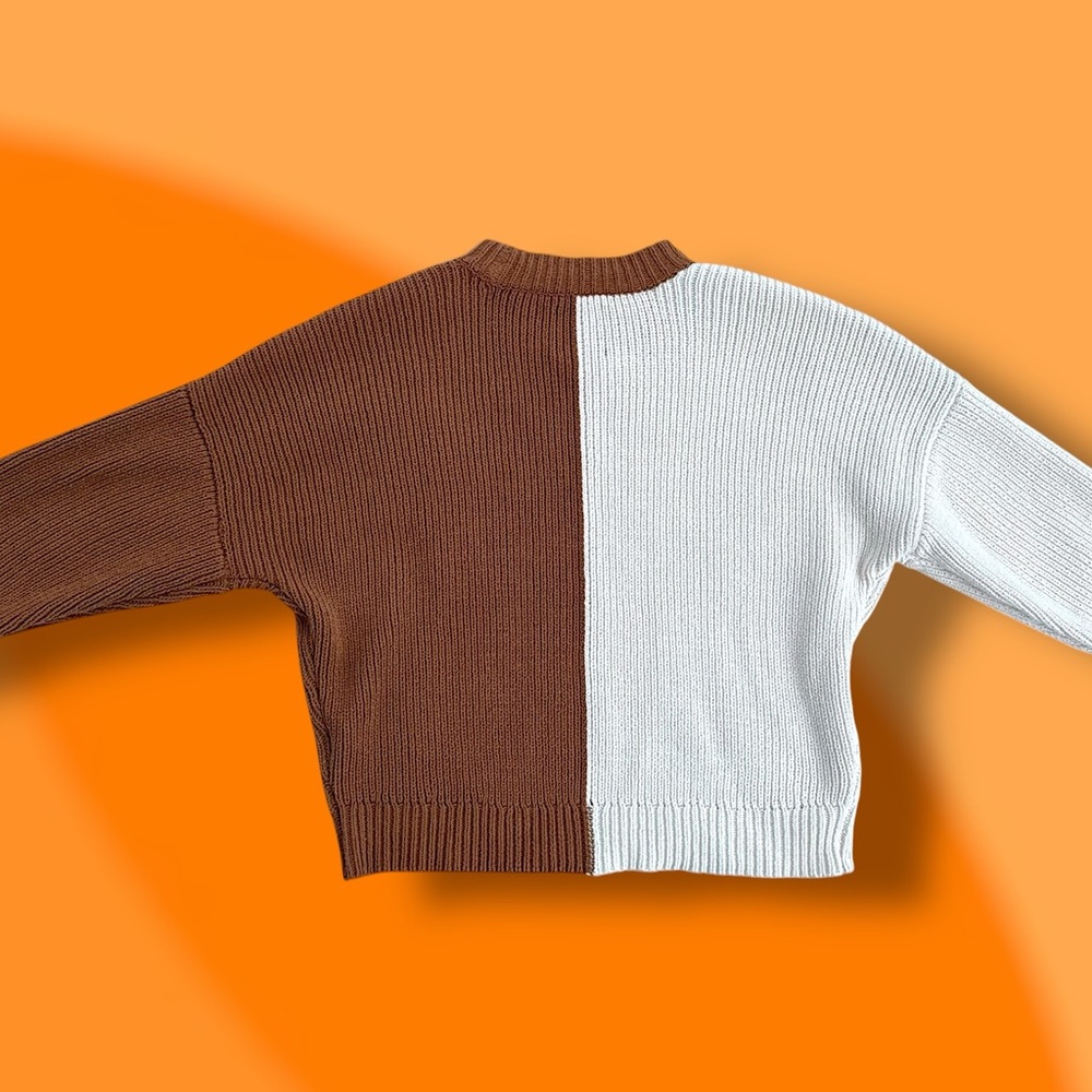 ✨ABERCROMBIE & FITCH✨
Brown & White Spliced Sweater - Picture 5 of 7